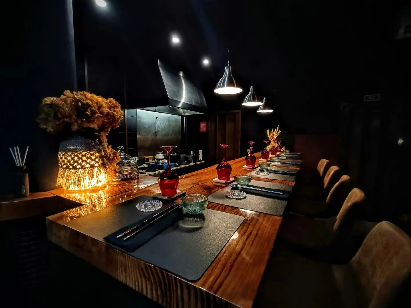CRU Sushi Bar omakase counter in Canidelo Gaia